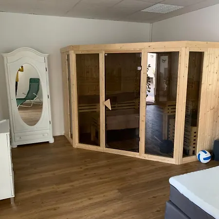 Best-Preis Ferienhaus Mit Pool-Sauna-Kamin Und Feuerstelle Mit Self-Check-In Fuer Bis Zu 6 Personen Im Herzen Von Wittenberge * Wittenberge