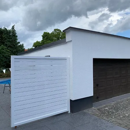 Willa Best-Preis Ferienhaus Mit Pool-Sauna-Kamin Und Feuerstelle Mit Self-Check-In Fuer Bis Zu 6 Personen Im Herzen Von Wittenberge *