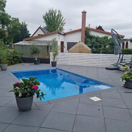 Best-Preis Ferienhaus Mit Pool-Sauna-Kamin Und Feuerstelle Mit Self-Check-In Fuer Bis Zu 6 Personen Im Herzen Von Wittenberge *