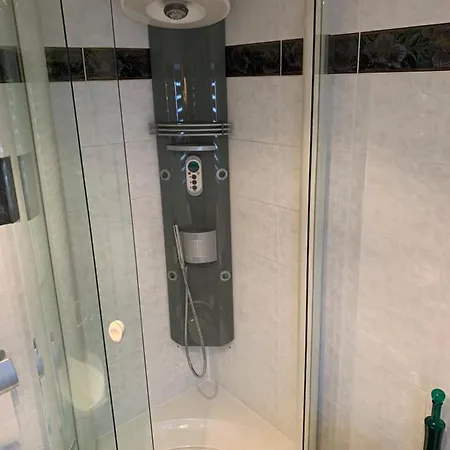 Best-Preis Ferienhaus Mit Pool-Sauna-Kamin Und Feuerstelle Mit Self-Check-In Fuer Bis Zu 6 Personen Im Herzen Von Wittenberge Willa